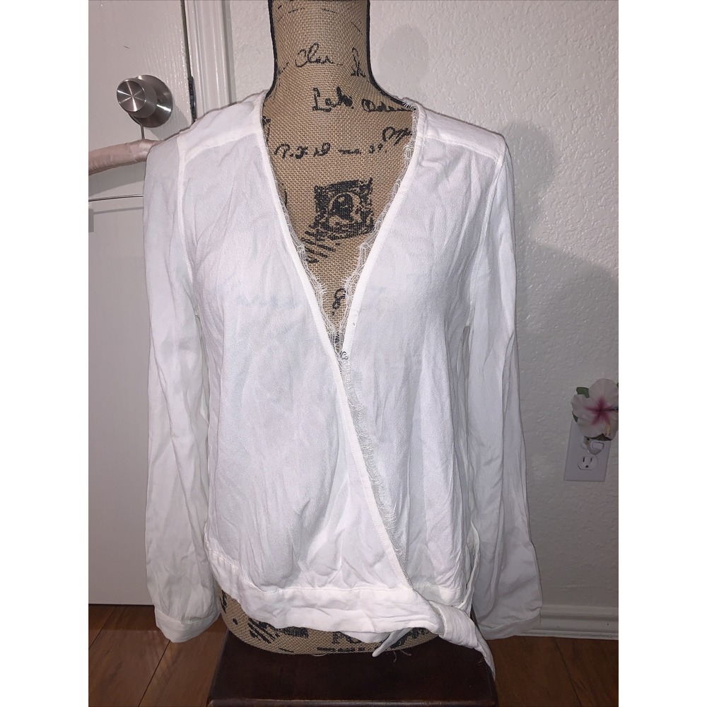 abercrombie fitch fancy womens blouse snow white v neck cut NWT